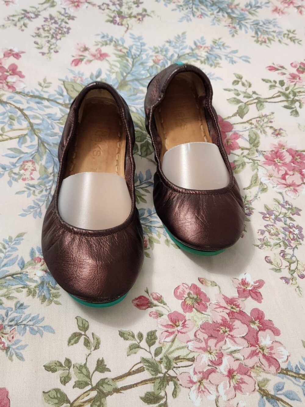 Limited Edition Metallic Tieks Ballet Flats in Original Box and Top Decor